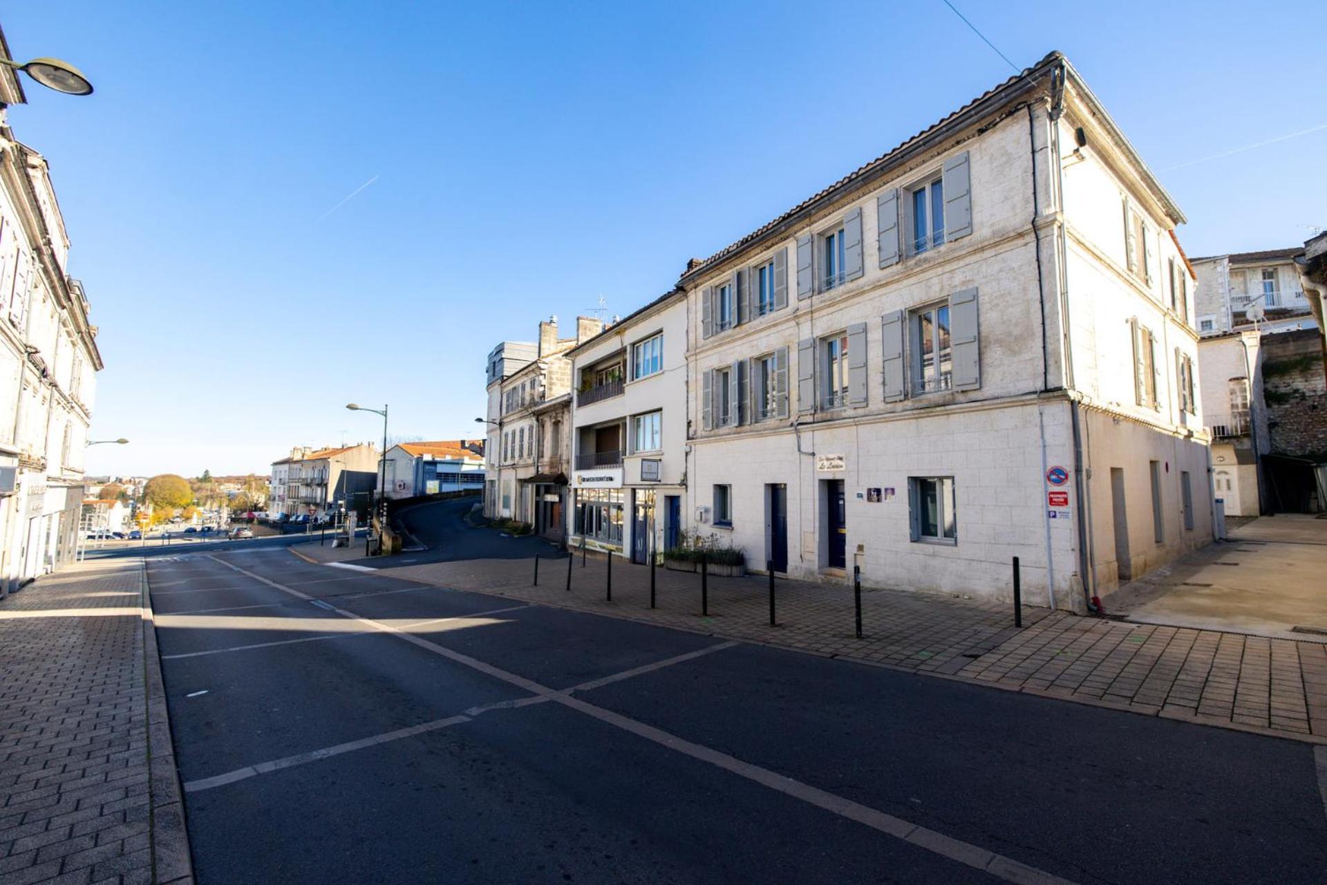 Le Lucien Eco-Appart'Hotel - Angouleme - Centre - Wifi - Parking Prive - Classe 4 Etoiles Экстерьер фото