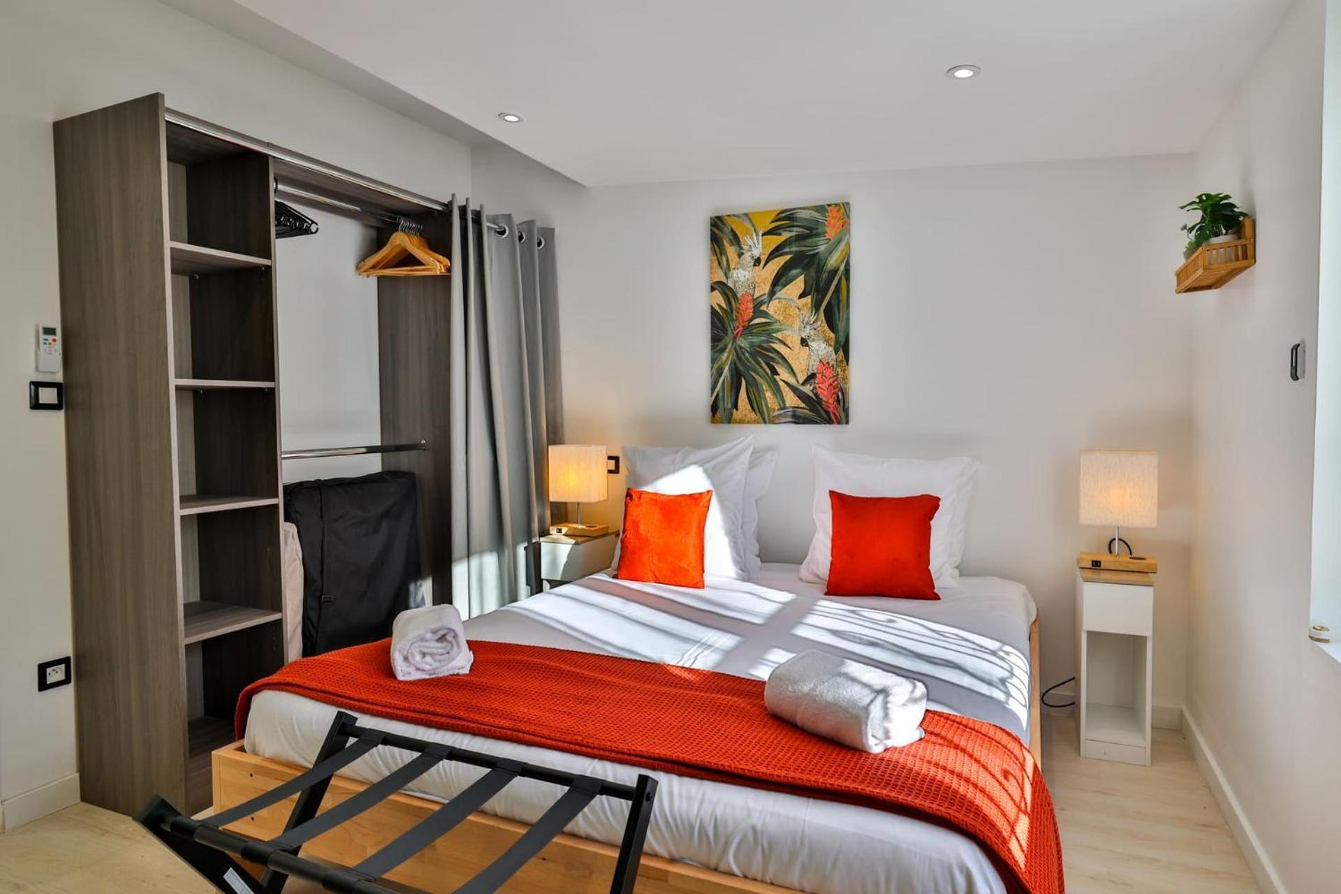 Le Lucien Eco-Appart'Hotel - Angouleme - Centre - Wifi - Parking Prive - Classe 4 Etoiles Экстерьер фото